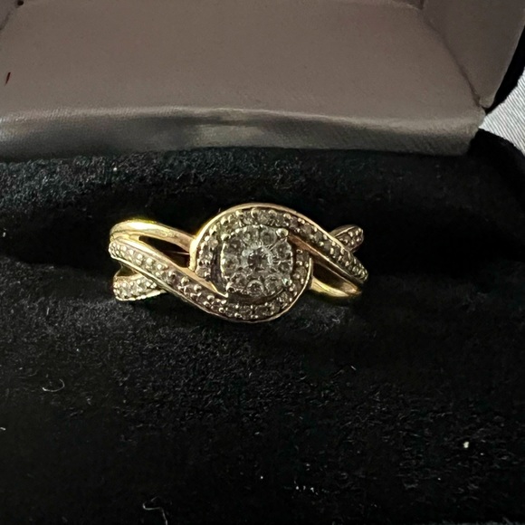 10k Yellow Gold Diamond Ring
